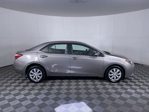 Used 2016 Toyota Corolla LE FWD image 10