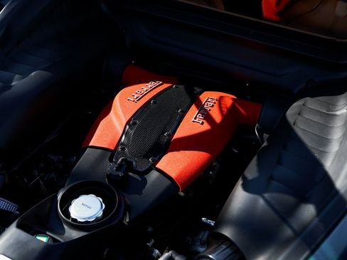 Used 2022 Ferrari F8 Tributo image 19