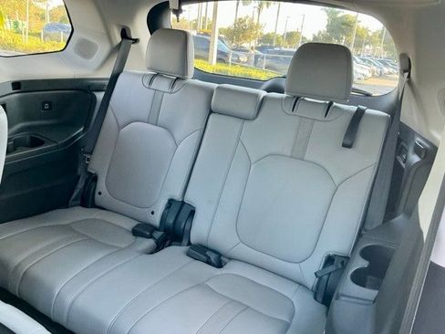 Certified 2023 Honda Pilot Touring image 12