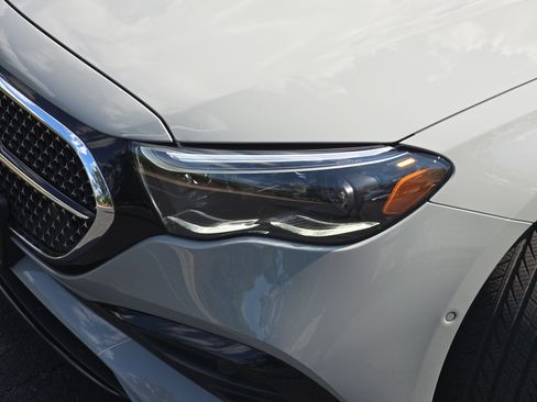 Certified 2025 Mercedes-Benz E 350 4MATIC Sedan image 31