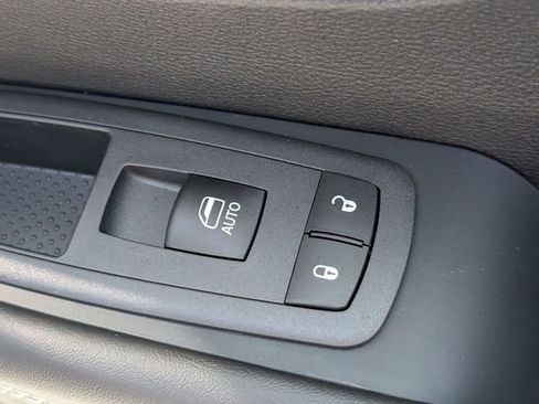 New 2026 Chrysler Pacifica Limited FWD image 33