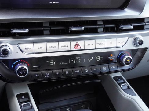 Used 2023 Kia Telluride S FWD image 25