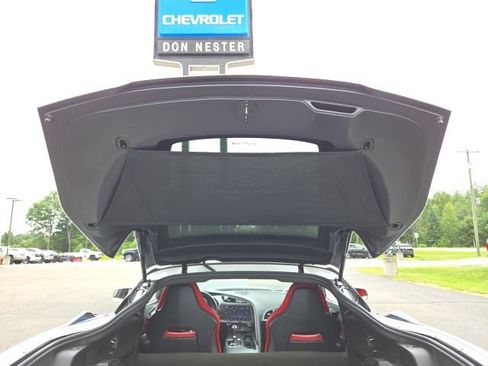 Used 2018 Chevrolet Corvette Stingray Coupe w/ 1LT RWD image 21