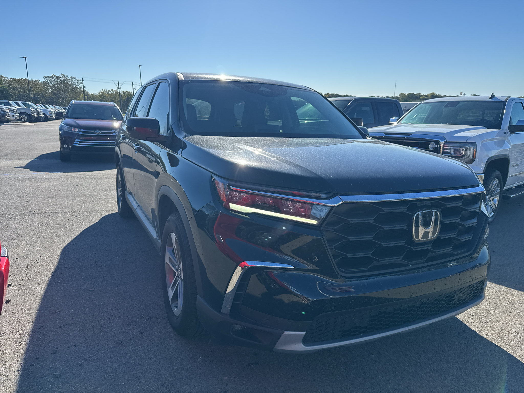 Used 2025 Honda Pilot EX-L image 3