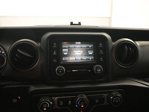 Used 2018 Jeep Wrangler Unlimited Sport S AWD/4WD image 17