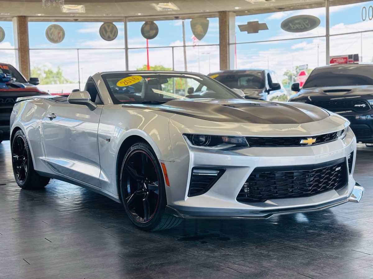 Used 2016 Chevrolet Camaro SS RWD image 4