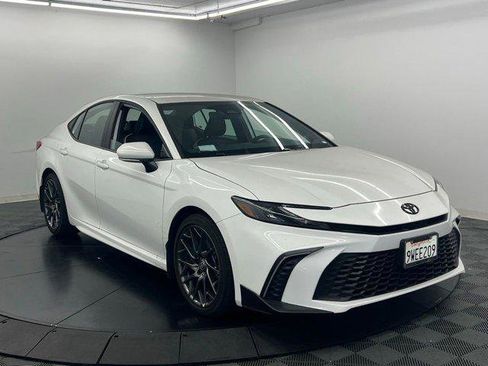 Certified 2025 Toyota Camry SE image 2