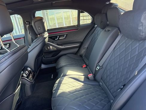 Used 2025 Mercedes-Benz S 580 4MATIC Sedan image 10