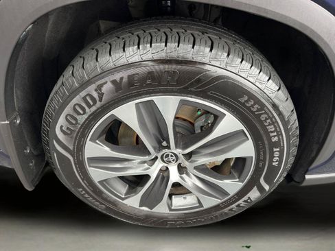 Used 2022 Toyota Highlander XLE image 13