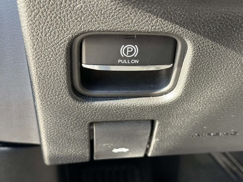 Used 2024 Jeep Grand Cherokee Limited image 25