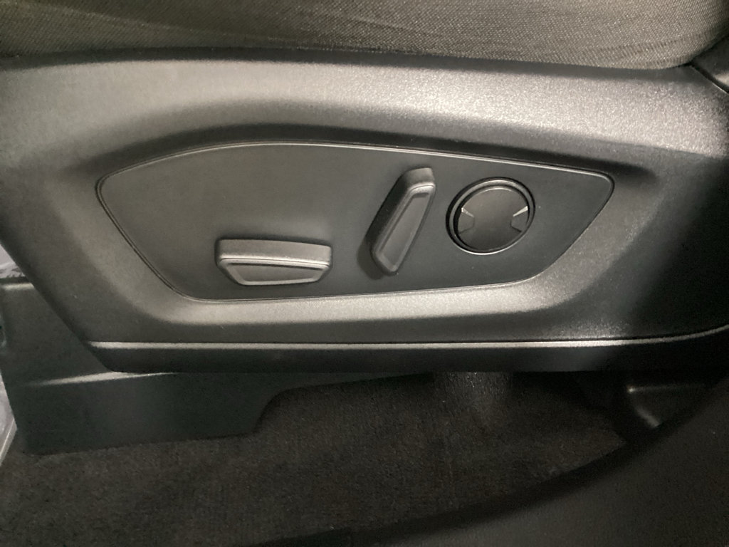 Used 2023 Ford Explorer XLT AWD/4WD image 20