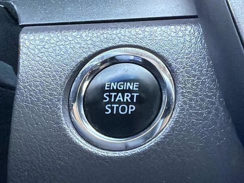 Used 2018 Toyota Camry XLE FWD image 28