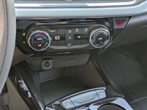New 2026 Chevrolet Trax LT image 17