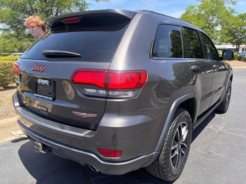 Used 2019 Jeep Grand Cherokee Trailhawk AWD/4WD image 6