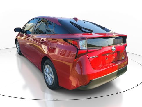 Used 2022 Toyota Prius LE FWD image 6