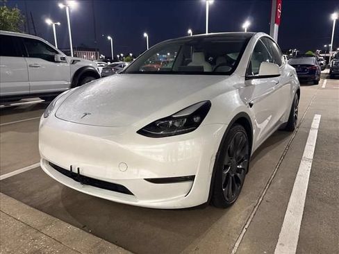 Used 2024 Tesla Model Y Performance AWD/4WD image 2