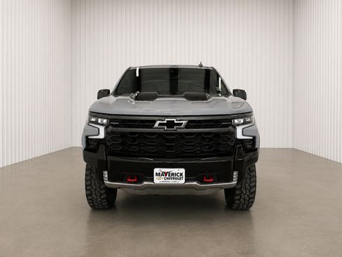 Used 2024 Chevrolet Silverado 1500 ZR2 w/ Technology Package AWD/4WD image 2
