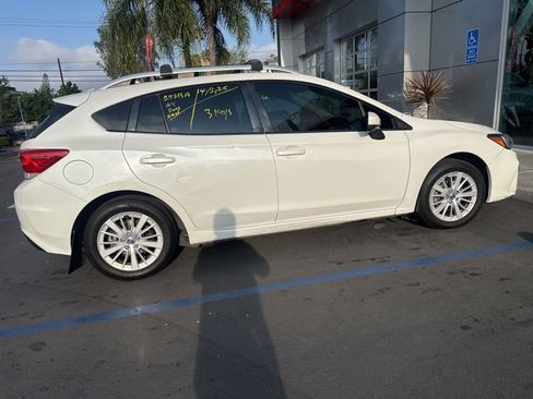 Used 2017 Subaru Impreza 2.0i Premium image 7