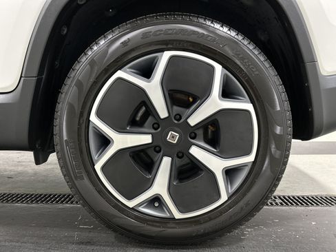 Used 2022 Rivian R1T Launch Edition AWD/4WD image 10