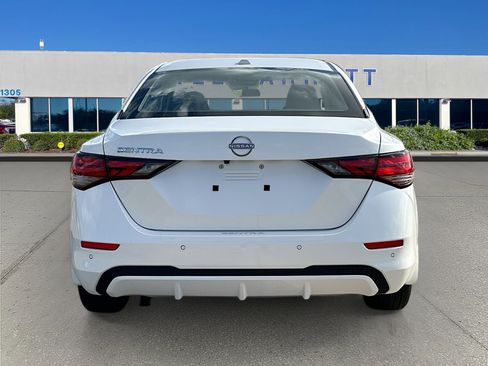 Used 2025 Nissan Sentra SV w/ Lighting Package image 6