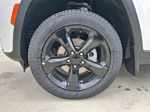New 2026 Jeep Grand Cherokee Limited w/ Limited Altitude Package RWD image 11