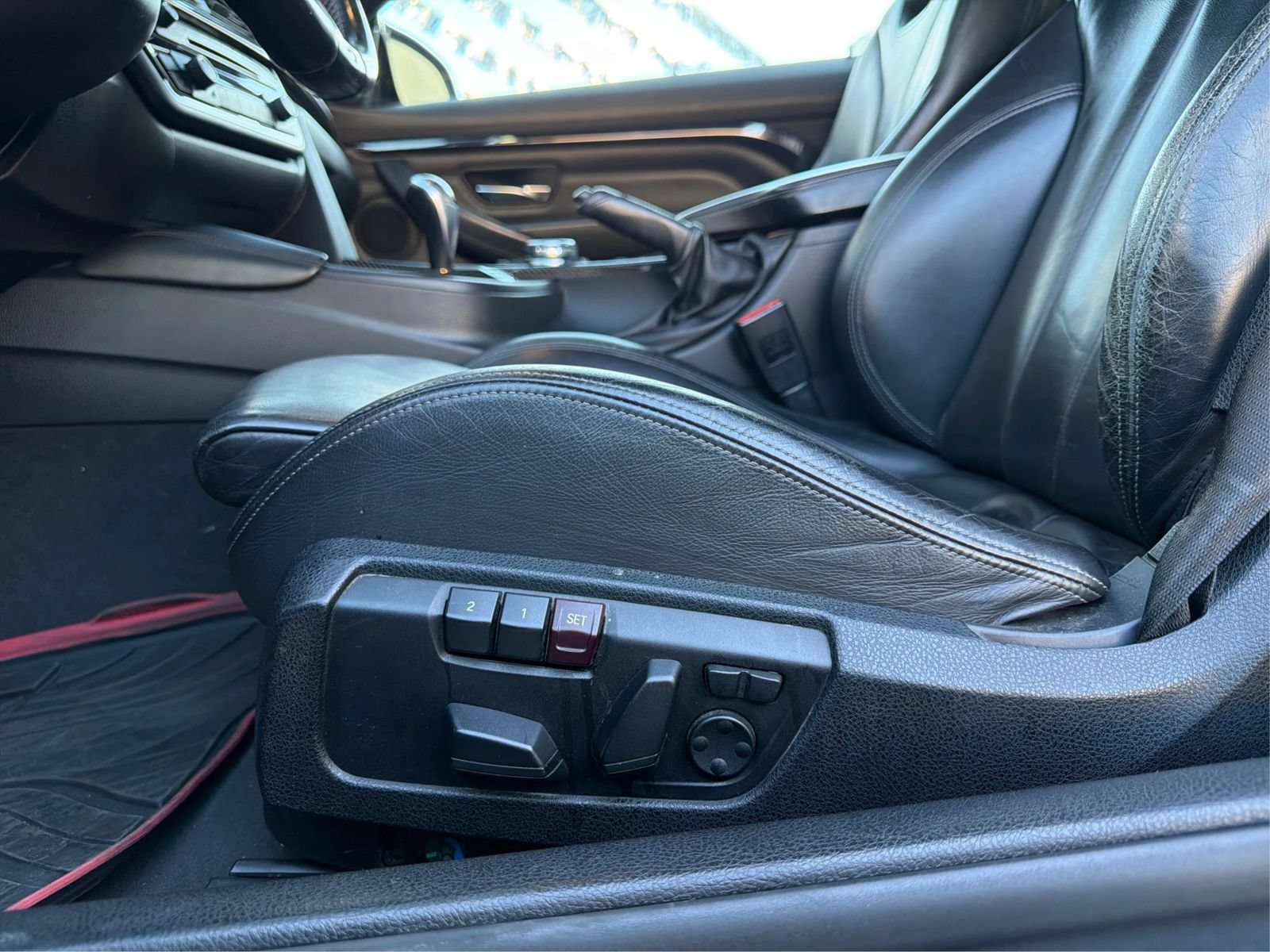 Used 2015 BMW M4 Convertible w/ Executive Package RWD image 18