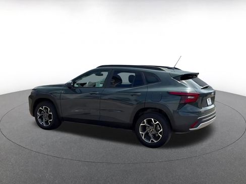 Used 2025 Chevrolet Trax LT image 10