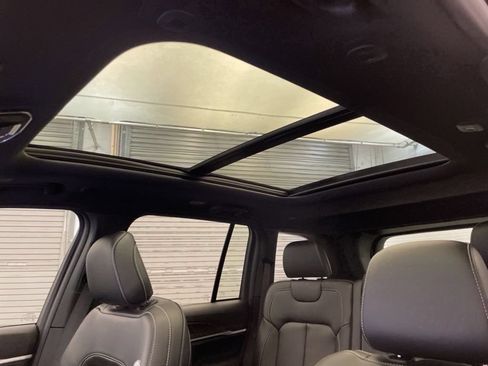 New 2025 Jeep Grand Cherokee Limited AWD/4WD image 15