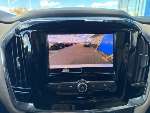 Used 2022 Chevrolet Traverse LS image 25