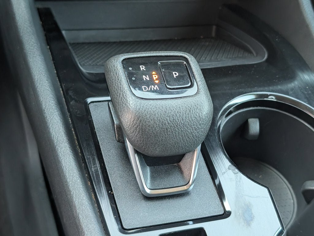 Used 2024 Nissan Rogue S AWD/4WD image 22