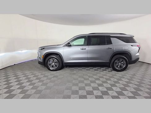 Used 2024 Chevrolet Traverse LT AWD/4WD image 46