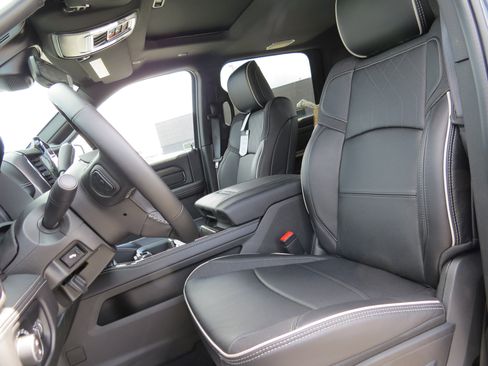 New 2025 RAM 3500 Limited image 20