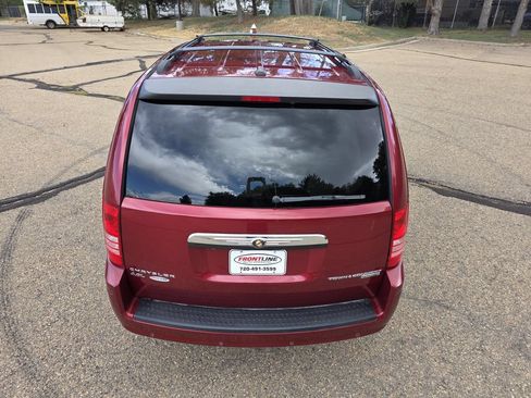 Used 2010 Chrysler Town & Country Touring Plus w/ Safetytec Group FWD image 6