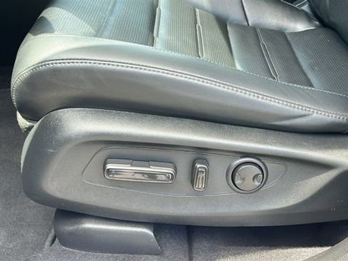 Used 2023 Honda CR-V EX-L image 10