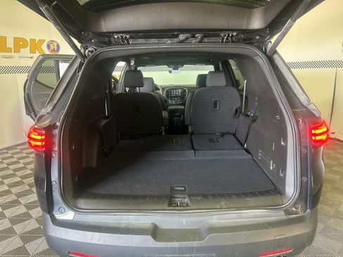 Used 2023 Chevrolet Traverse RS AWD/4WD image 5