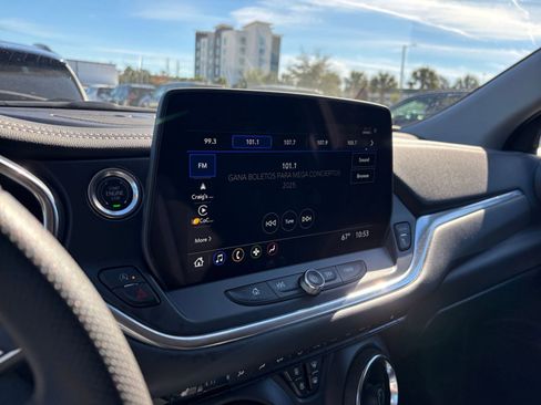 Used 2025 Chevrolet Blazer LT image 21