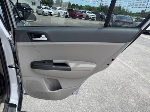 Used 2019 Kia Sportage LX AWD/4WD image 18