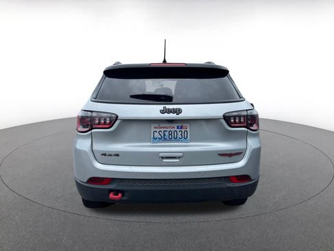 Used 2025 Jeep Compass Trailhawk AWD/4WD image 10