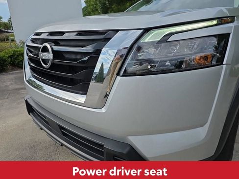 Used 2024 Nissan Pathfinder SV AWD/4WD image 8