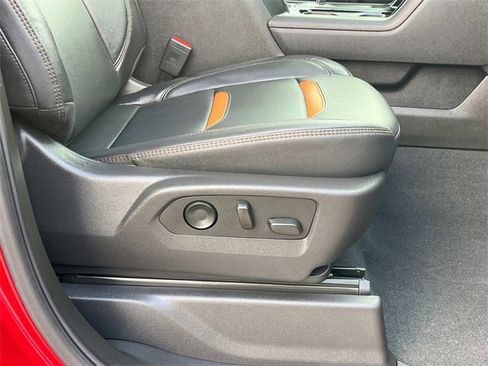 Used 2025 GMC Sierra 2500 AT4 w/ AT4 Premium Plus Package image 14