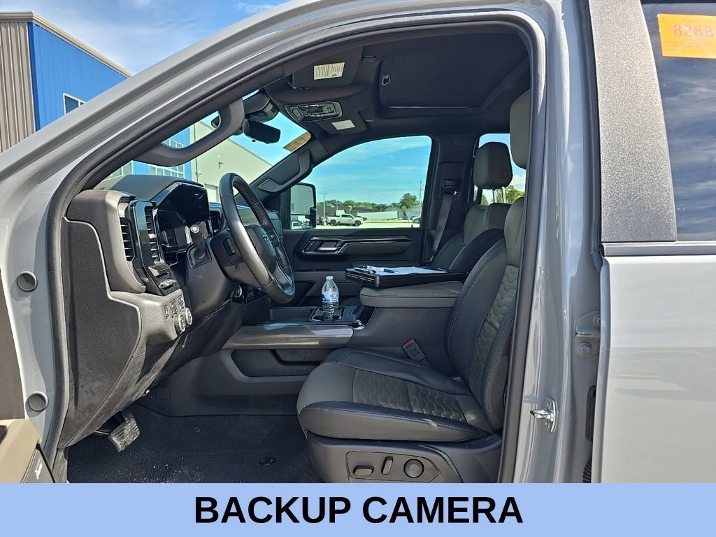 Used 2025 Chevrolet Silverado 2500 ZR2 w/ Technology Package AWD/4WD image 10