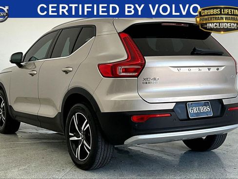 Used 2023 Volvo XC40 B4 Plus FWD image 17