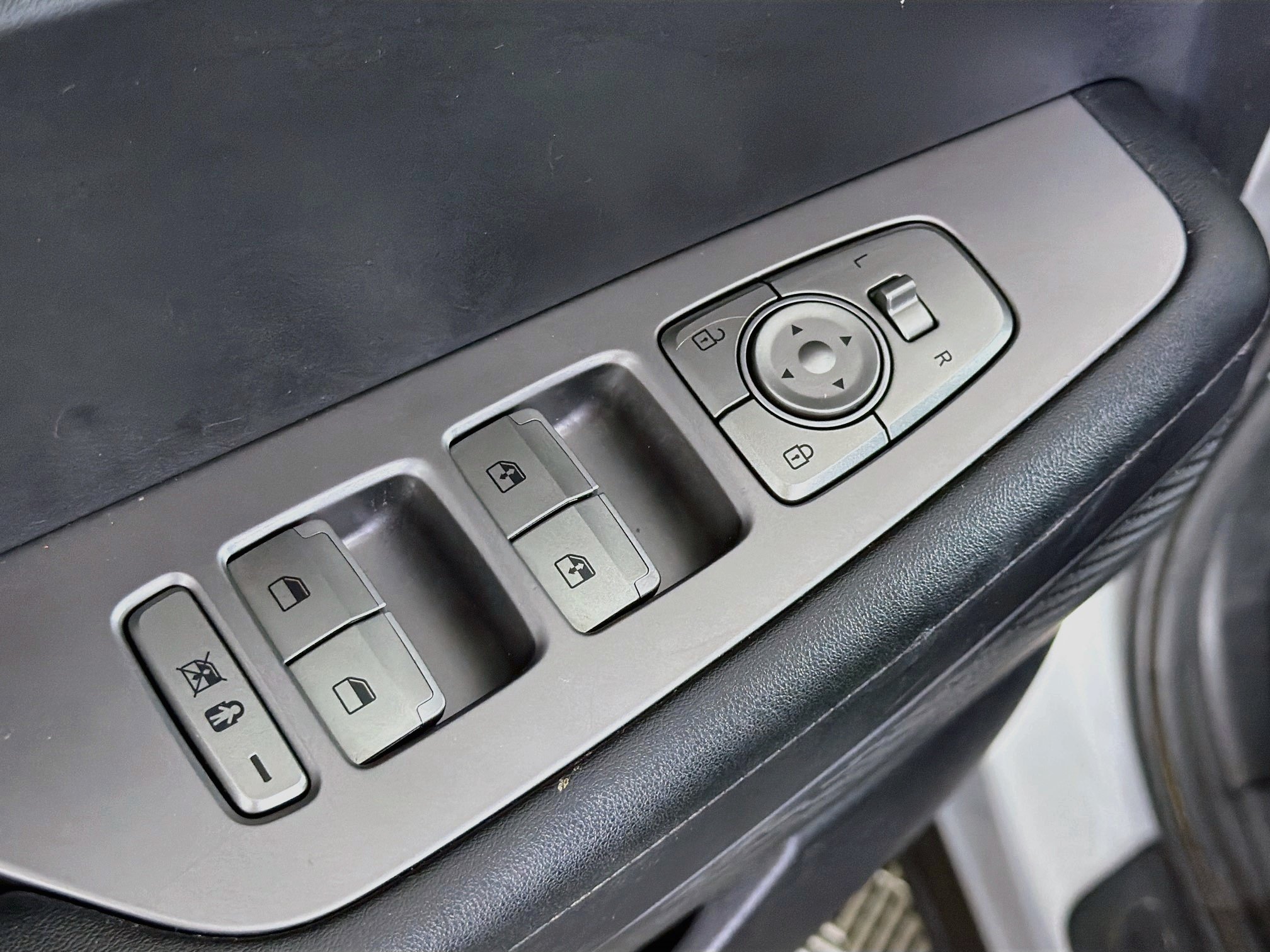 Used 2025 Hyundai Palisade SEL FWD image 15