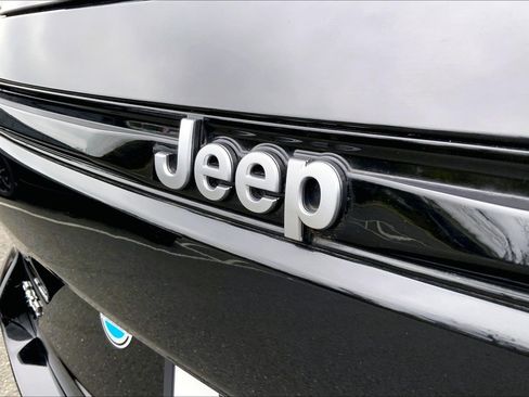 Used 2023 Jeep Grand Cherokee Summit image 29