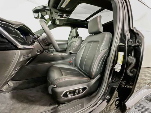 Used 2024 Jeep Wagoneer Launch Edition AWD/4WD image 4