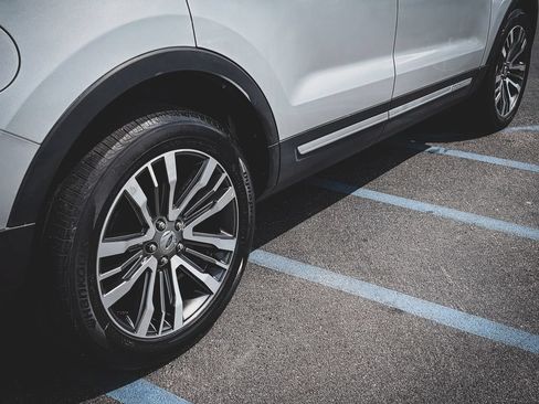 Used 2016 Ford Explorer Platinum AWD/4WD image 36