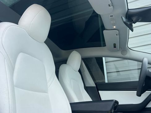 Used 2021 Tesla Model 3 Standard Range Plus image 17