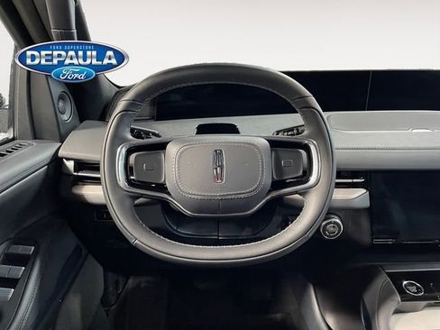 Used 2025 Lincoln Navigator Reserve w/ Jet Appearance Package image 15