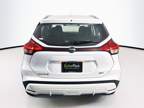 Used 2024 Nissan Kicks SV image 7