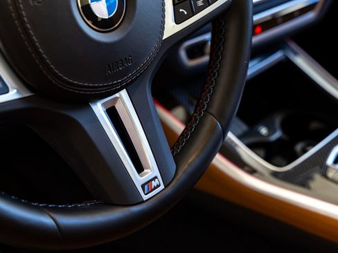 Used 2024 BMW X5 M60i image 21